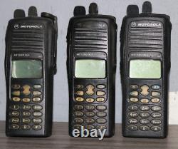 LOT OF 3 Motorola HT1550 XLS Uhf Two Way Radio RADIO 136-174 Mhz, PRE-OWNED
