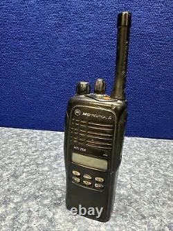 MOTOROLA HT1250 UHF 450-512MHz Police Fire EMS Two-Way Radio AAH25SDF9AA5AN