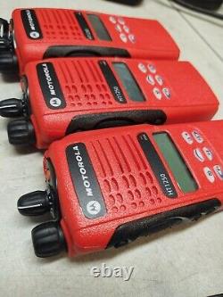 MOTOROLA HT1250 VHF 136-174mhz 128ch 5watt PORTABLE RADIO AAH25KDF9AA5AN Red
