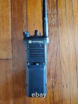 Motorola APX 7000 Handheld VHF 700/800 MHz Radio W Charger (H97TGD9PW1AN)