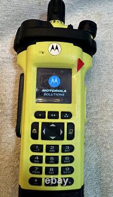 Motorola APX8000XE 4 BAND UHF1 UHF2 VHF 7/800 FIRE YELLOW + MIC