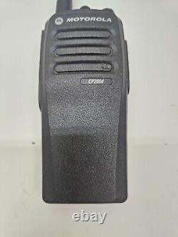 Motorola CP200d 136-174 MHz VHF Two Way Radio AAH01JDC9JA2AN