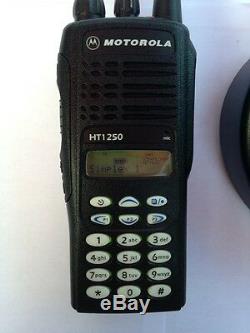 Motorola HT1250 UHF 450-512 MHz 128ch 4w portable radio AAH25SDH9AA6AN HT CP