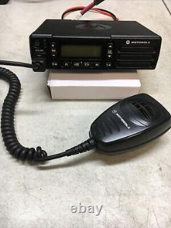 Motorola XPR2500 MOTOTRBO UHF 403-470 MHz 40w 128ch mobile radio AAM02QPH9JA1AN