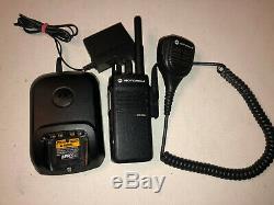 Motorola XPR3300e UHF 403-512mhz MotoTRBO AAH02RDC9VA1AN With Charger MINT