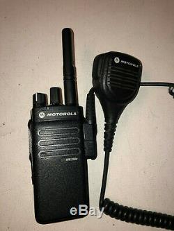Motorola XPR3300e UHF 403-512mhz MotoTRBO AAH02RDC9VA1AN With Charger MINT
