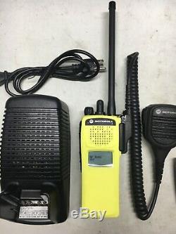 Motorola XTS2500 1.5 VHF 136-174mhz P25 Digital Radio H46KDD9PW5BN Yellow
