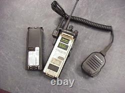 Motorola XTS3000 II H09RDF9PW7BN Digital UHF 403-470 Mhz RADIO