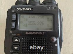 Yaesu vx-8dr Radio VX 8 DR 50/144/430 Mhz Triple Band 3 batts, charger